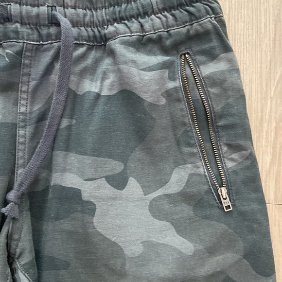 TNA Joggers - Picture 4 of 5